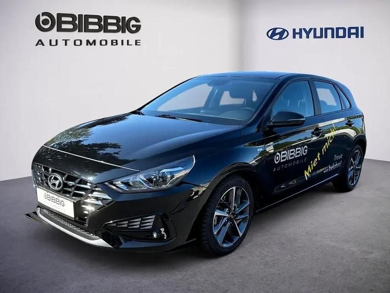 Schwarz Gebraucht 2022 Hyundai i30 Trend Limousine | 20.480 € (Fairer Preis) - Bild 1/3