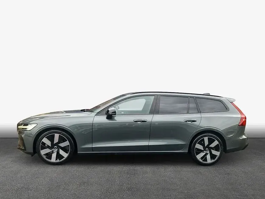 Gebraucht Volvo V60 Plus 197 PS (144 kW) 2025 Grau Kombi