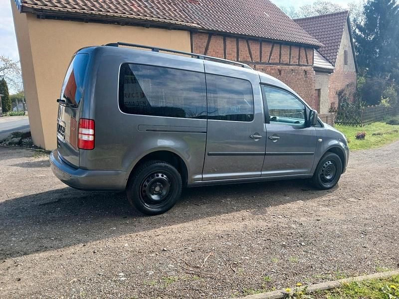 Używany VW Caddy Maxi Trendline 102 KM (75 kW) 2013 Szary Minivan