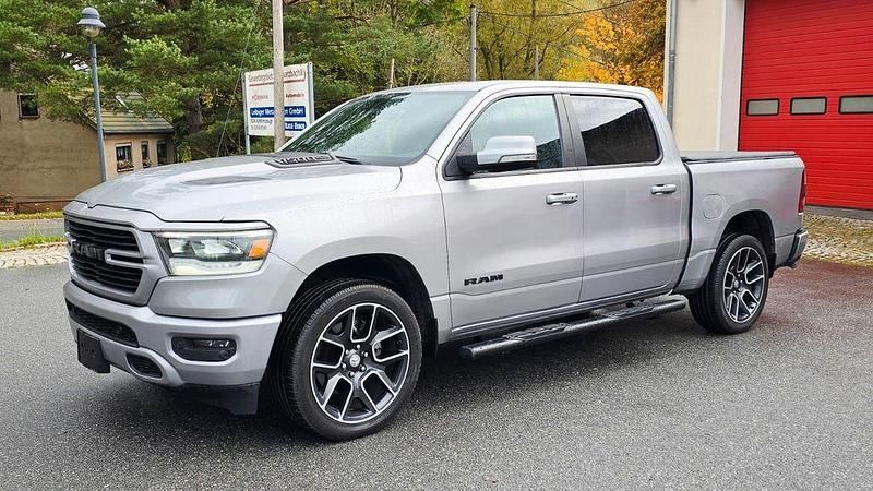 Silber Gebraucht 2020 Dodge Ram Abholung | 52.990 € - Bild 1/4