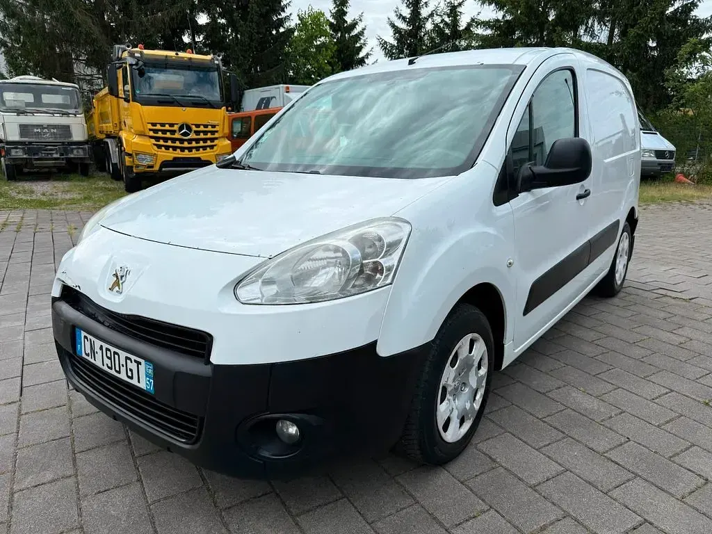 Gebraucht Peugeot Partner 90 PS (66 kW) 2012 Weiß Van / Kleinbus