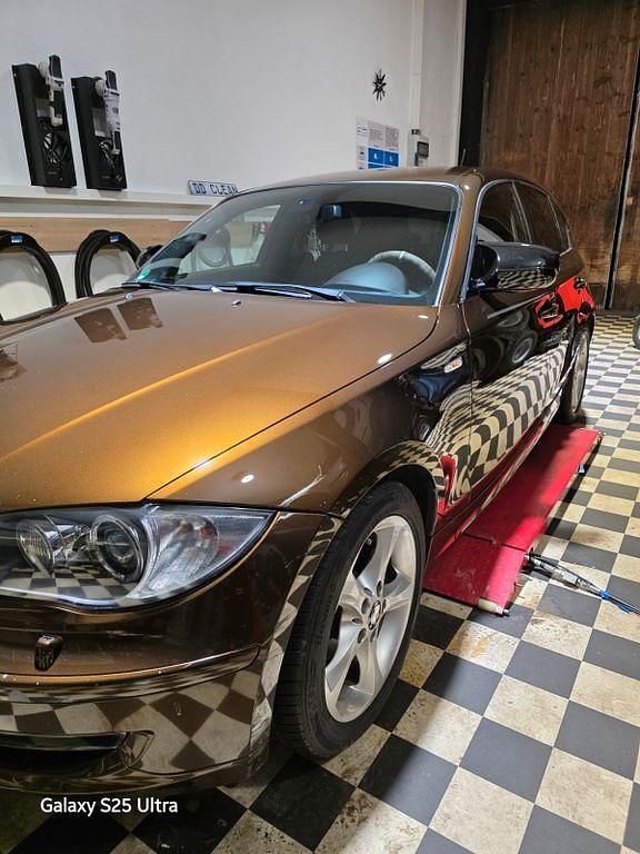 Gebraucht BMW 116 Lifestyle 122 PS (89 kW) 2012 Braun Kleinwagen