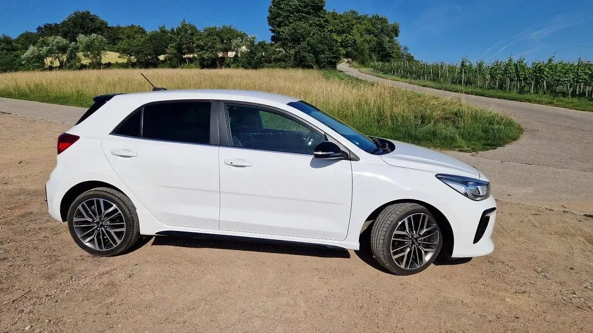 Gebraucht Kia Rio GT-Line 120 PS (88 kW) 2018 Weiß Limousine
