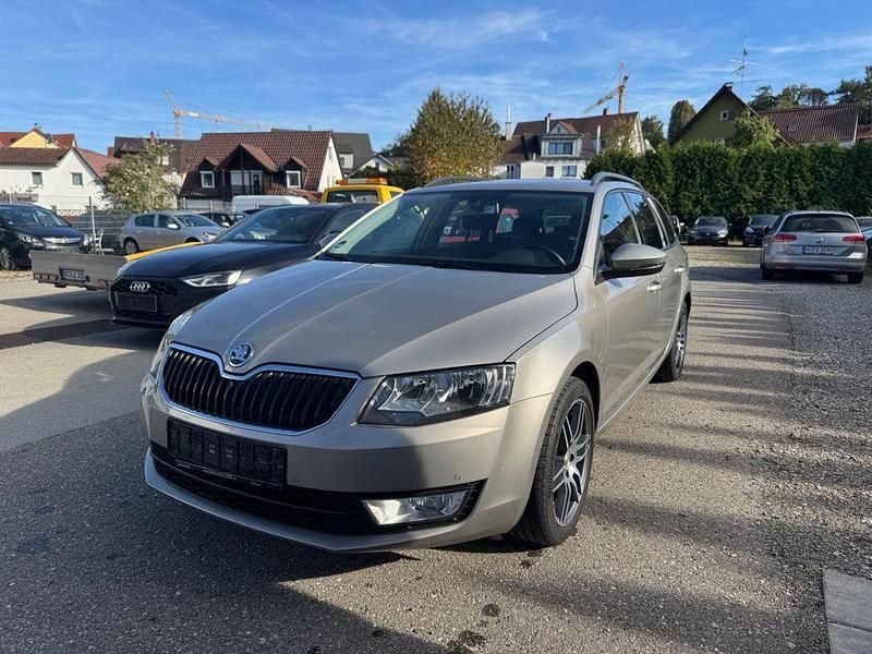 Beige Gebraucht 2013 Skoda Octavia Ambition Kombi | 7.900 € (Superpreis) - Bild 1/4