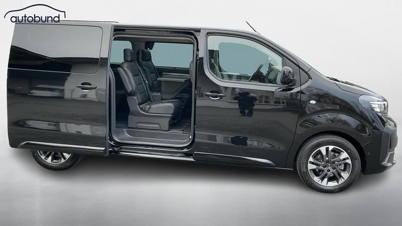 Neu Opel Zafira 177 PS (130 kW) 2025 Schwarz Van / Kleinbus