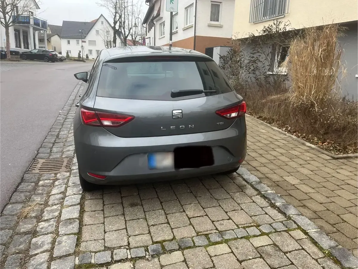 Używany Seat Leon ST Reference 110 KM (80 kW) 2015 Szary Kombi