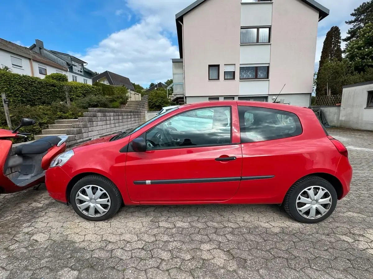 Gebraucht Renault Clio III 75 PS (55 kW) 2012 Coupé
