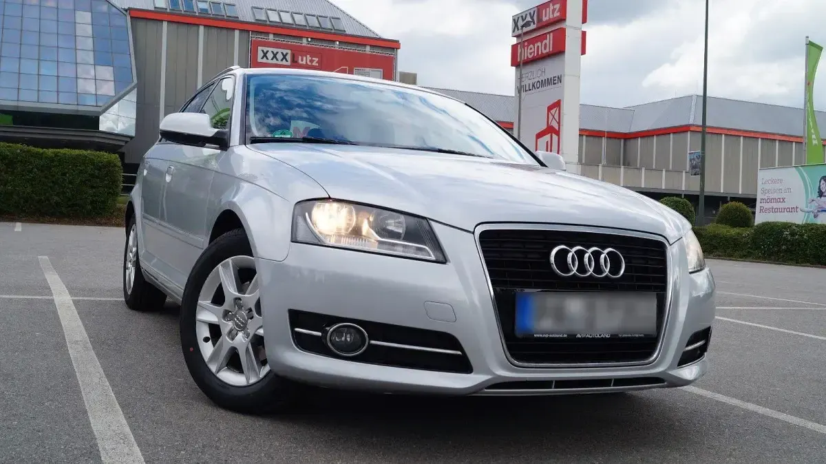 Gebraucht Audi A3 Ambition 105 PS (77 kW) 2012 Silber Kleinwagen