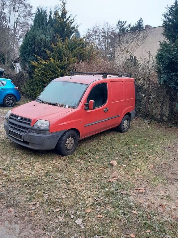 Rot Gebraucht 2001 Fiat Doblò Van / Kleinbus | 1.000 € - Bild 1/3