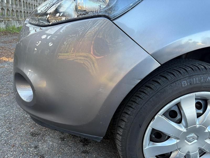 Gebraucht Renault Clio II 75 PS (55 kW) 2010 Grau Kleinwagen