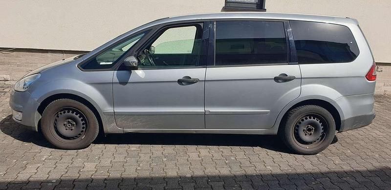 Hypersilber metallic Gebraucht 2009 Ford Galaxy Van / Kleinbus | 3.990 € (Superpreis) - Bild 1/4