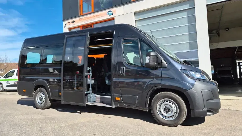 Neu Opel Movano 179 PS (131 kW) 2026 Grau Van