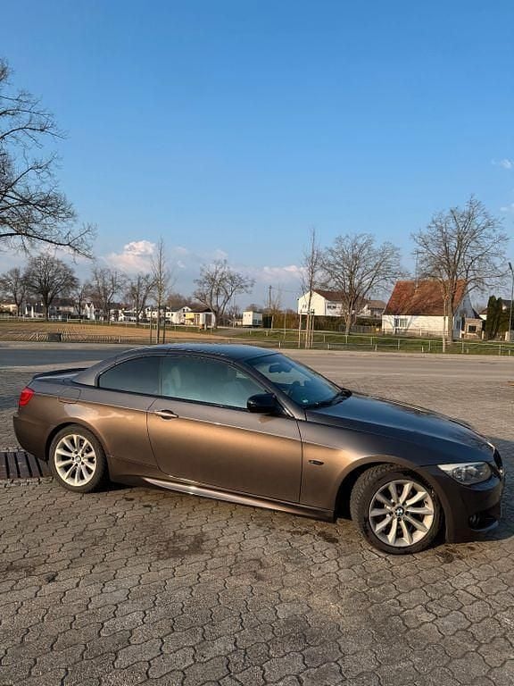 Gebraucht BMW 325 Cabriolet M Sport 204 PS (150 kW) 2011 Braun Cabrio
