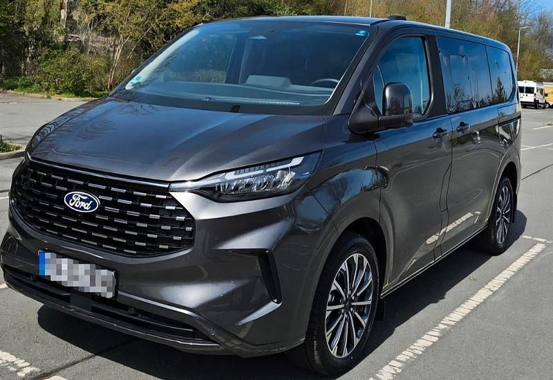 Gebraucht Ford Tourneo Titanium X 170 PS (125 kW) 2025 Grau Van / Kleinbus