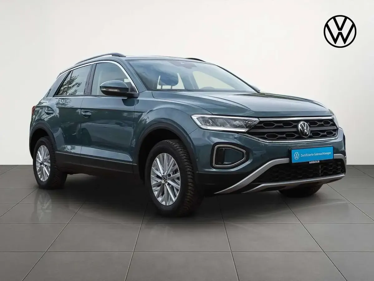 Gebraucht VW T-Roc Life 150 PS (110 kW) 2025 Petroleum blue metallic SUV