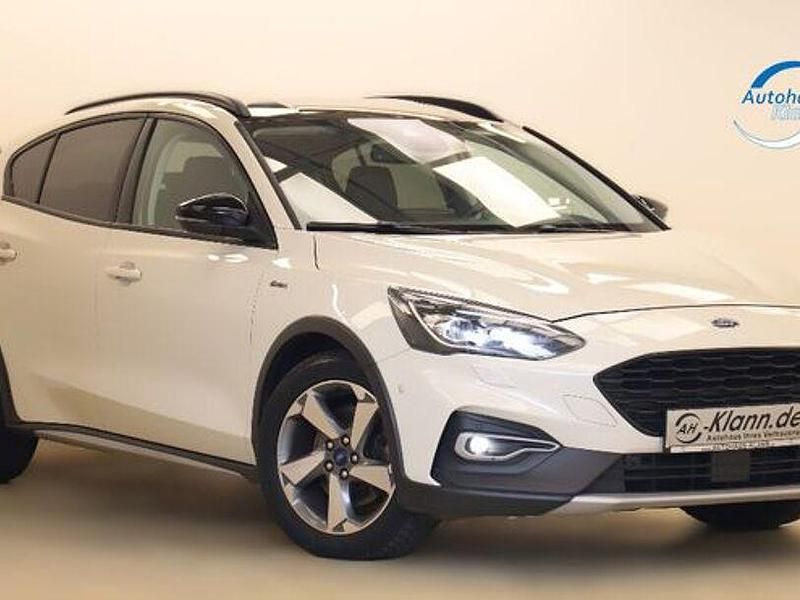 Weiß Gebraucht 2019 Ford Focus Active Limousine | 18.999 € (Fairer Preis) - Bild 1/4