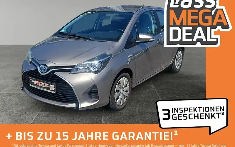 Gebraucht Toyota Yaris Hybrid 100 PS (73 kW) 2015 Limousine