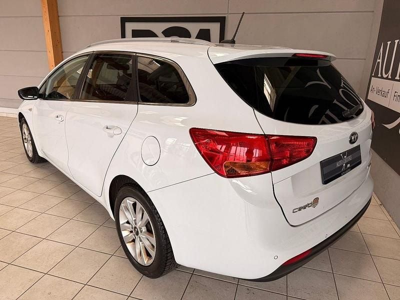 Gebraucht Kia Ceed 136 PS (100 kW) 2015 Weiß Kleinwagen