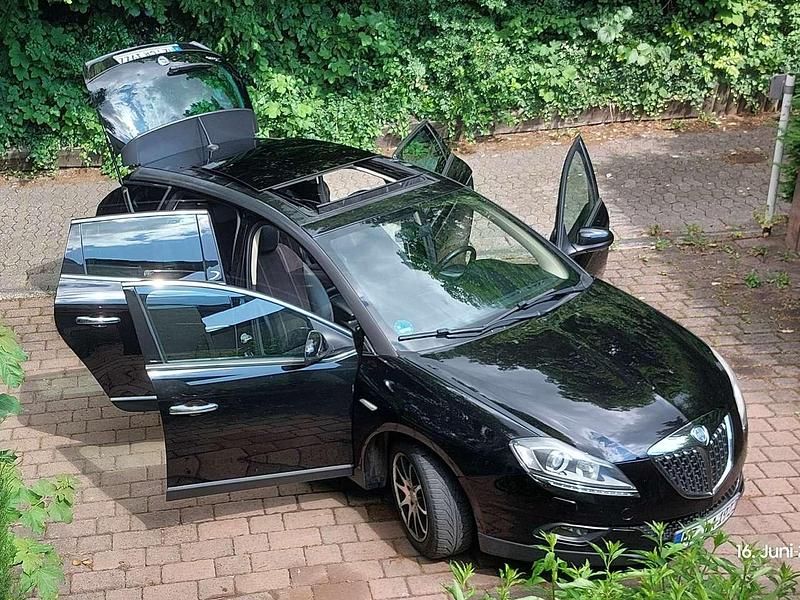 Schwarz Gebraucht 2009 Lancia Delta Kleinwagen | 3.500 € (Fairer Preis) - Bild 1/4