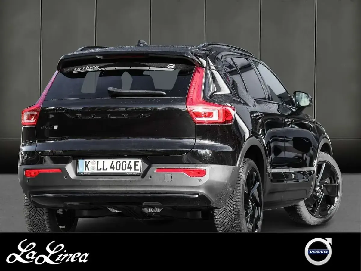 Gebraucht Volvo EX40 Single Motor Extended Range 185 kW (252 PS) 2026 Schwarz SUV