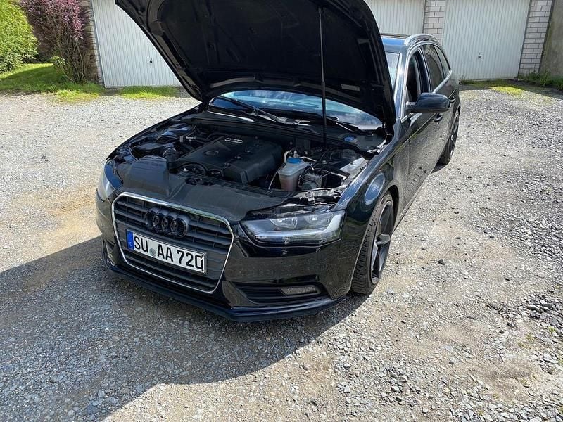 Second-hand Audi A4 Ambition 120 CP (88 kW) 2012 Negru Break