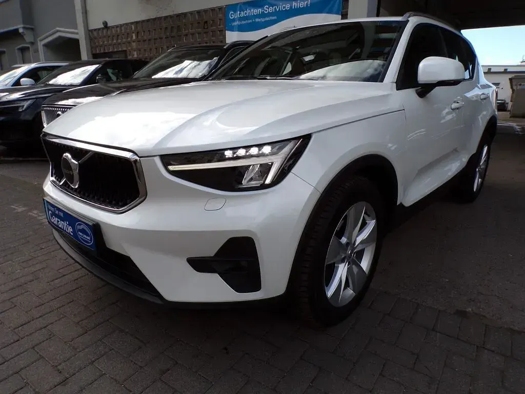 Gebraucht Volvo XC40 Core 129 PS (94 kW) 2023 Weiß SUV