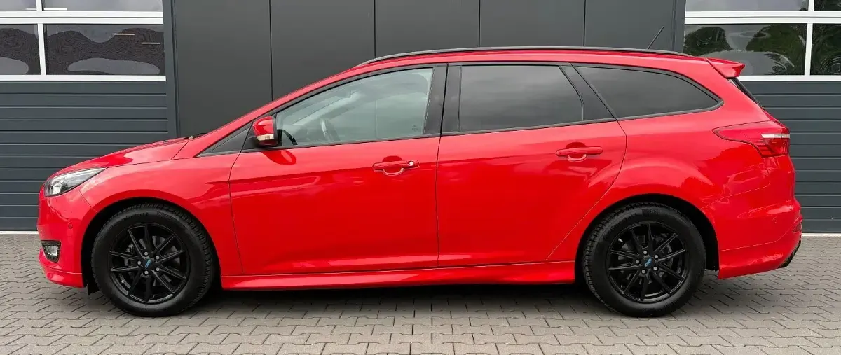 Gebraucht Ford Focus ST-Line 125 PS (91 kW) 2018 Rot Kombi