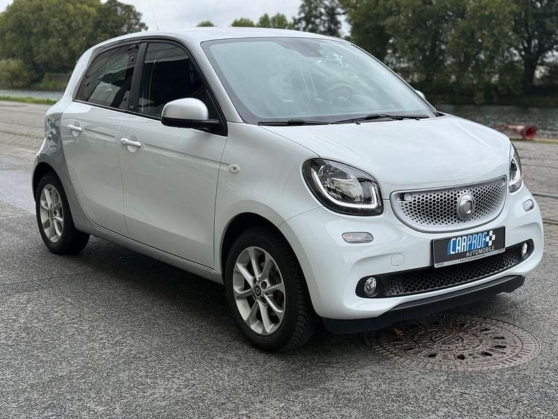 Silber Gebraucht 2016 Smart ForFour Limousine | 11.900 € (Fairer Preis) - Bild 1/4