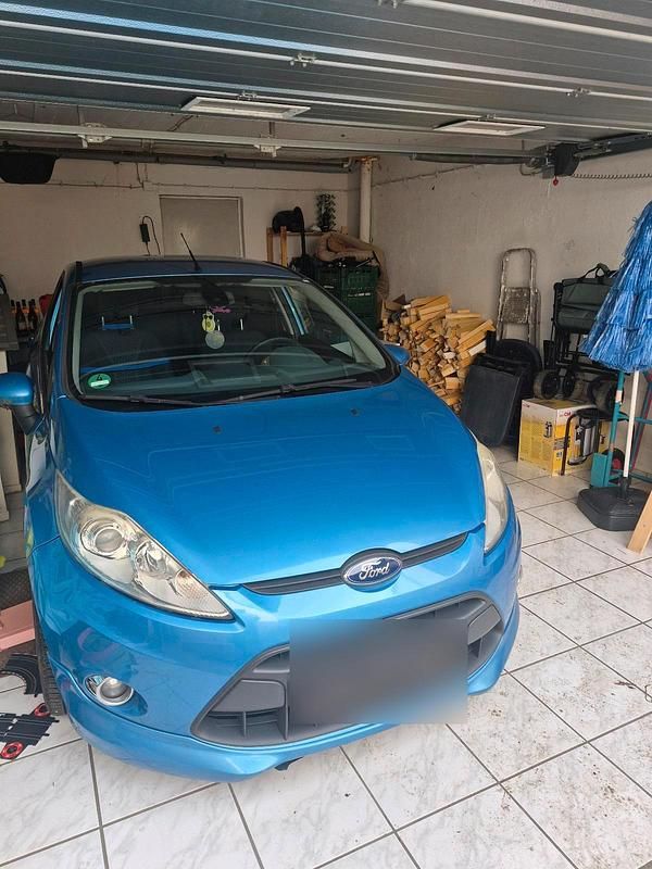 Gebraucht Ford Fiesta 98 PS (72 kW) 2008 Blau Kleinwagen