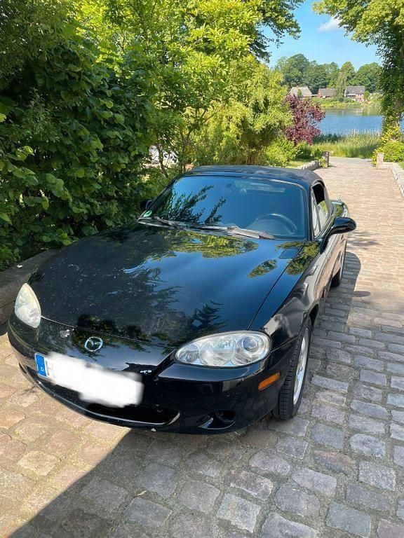 Second-hand Mazda MX5 110 CP (80 kW) 2001 Negru Cabrio