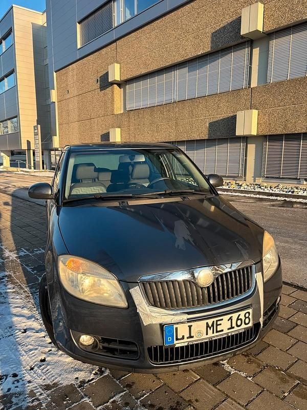 Gebraucht Skoda Fabia 60 PS (44 kW) 2009 Grau Kleinwagen