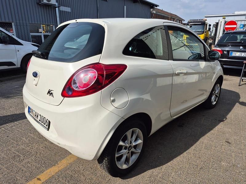 Gebraucht Ford Ka 69 PS (50 kW) 2015 Weiß Kleinwagen