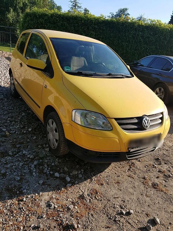 Gelb Gebraucht 2005 VW Fox Kleinwagen | 420 € (Superpreis) - Bild 1/4