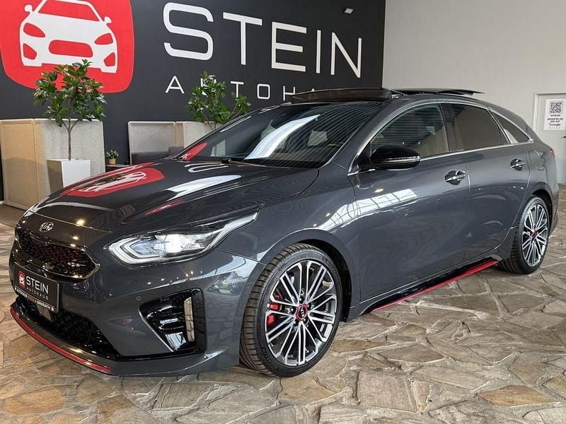 Grau Gebraucht 2021 Kia ProCeed GT Kleinwagen | 24.990 € (Guter Preis) - Bild 1/4