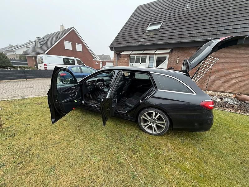 Gebraucht Mercedes E350 286 PS (210 kW) 2018 Schwarz Kombi