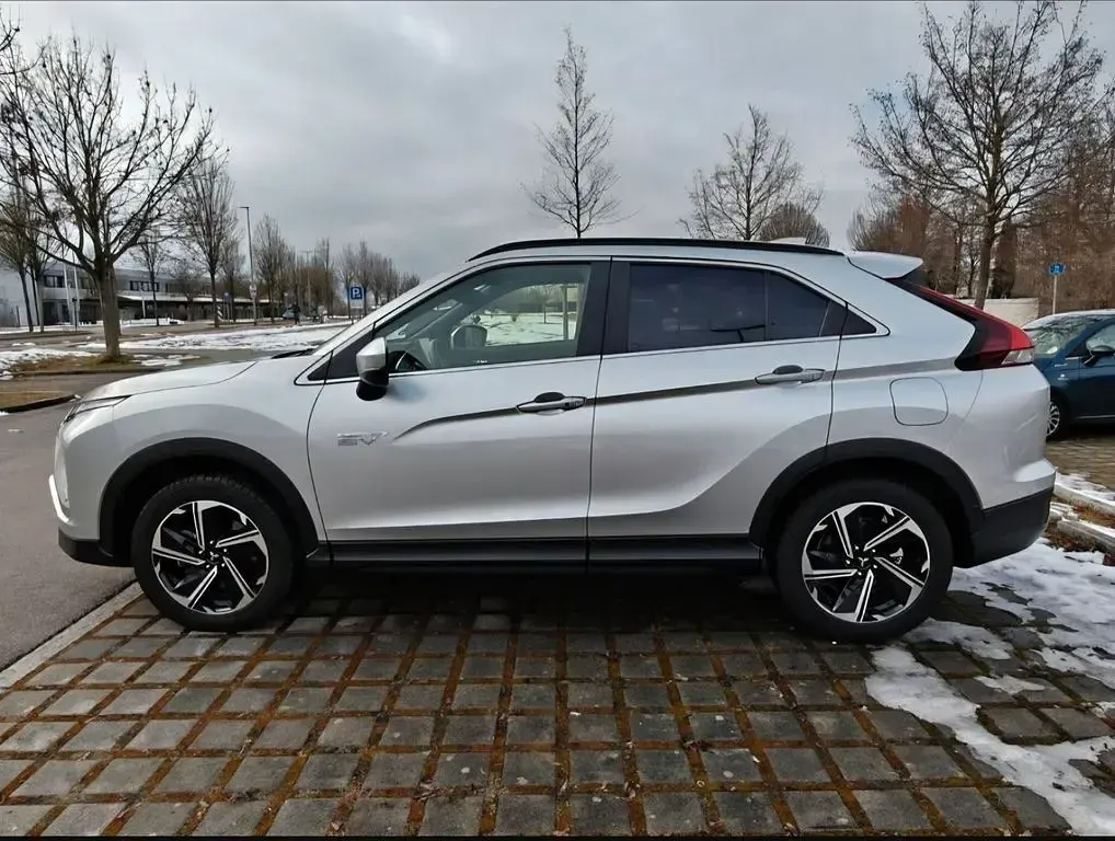 Begagnad Mitsubishi Eclipse Cross Plus 188 HK (138 kW) 2022 Silver SUV