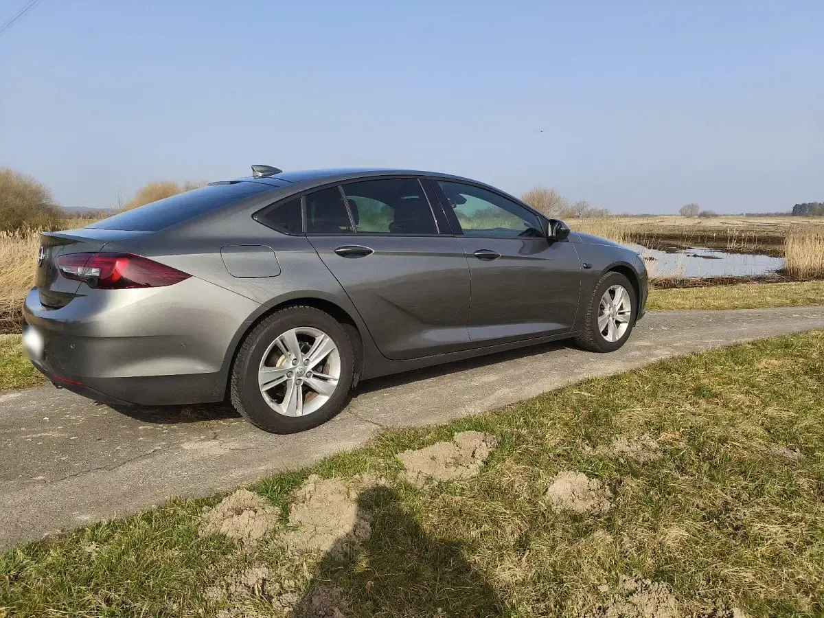 Gebraucht Opel Insignia Dynamic 165 PS (121 kW) 2018 Grau Limousine