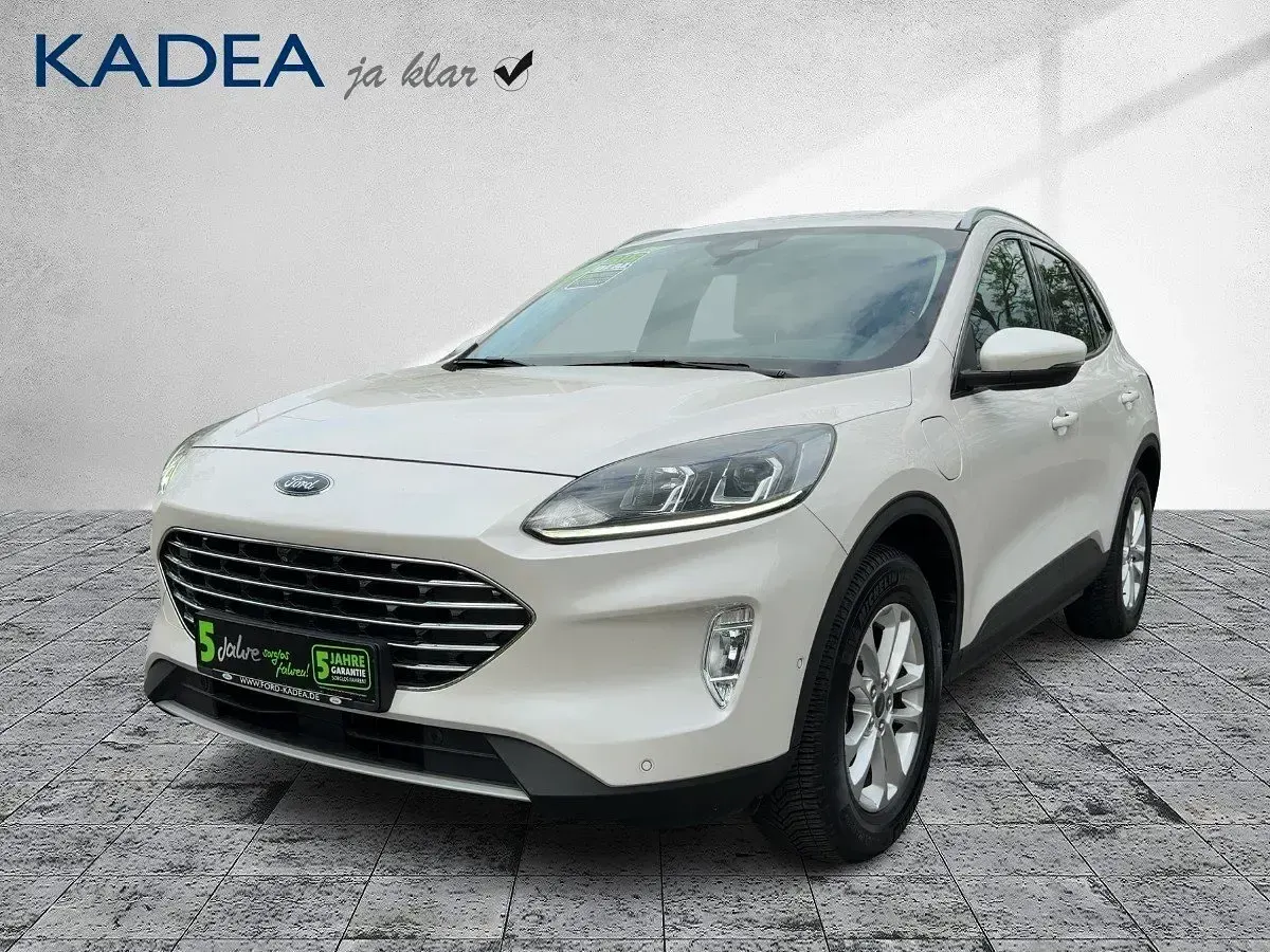 Usado Ford Kuga Titanium 224 HP (164 kW) 2022 Branco SUV