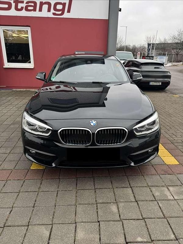 Gebraucht BMW 120 Advantage 190 PS (139 kW) 2018 Schwarz Kleinwagen