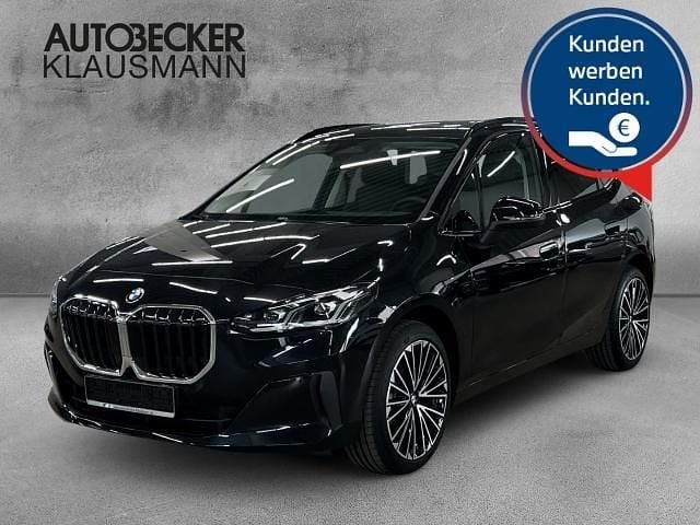 Schwarz Gebraucht 2024 BMW 220 Active Tourer Luxury Line Van / Kleinbus | 39.990 € (Superpreis) - Bild 1/4