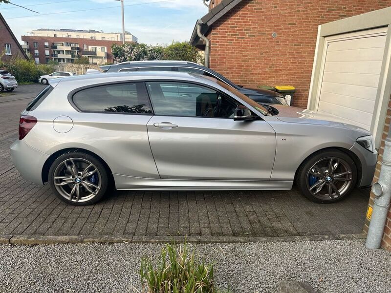 Silber Gebraucht 2013 BMW M135 M Performance Kleinwagen | 16.250 € (Fairer Preis) - Bild 1/4