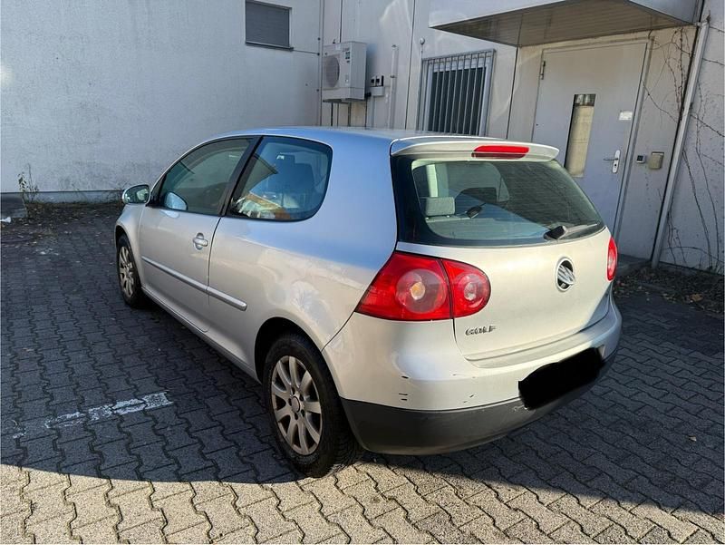 Silber Gebraucht 2005 VW Golf IV Limousine | 800 € (Superpreis) - Bild 1/4