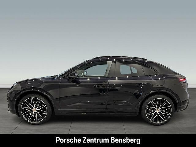 Gebraucht Porsche Macan Turbo 469 kW (639 PS) 2024 Tiefschwarzmetallic SUV