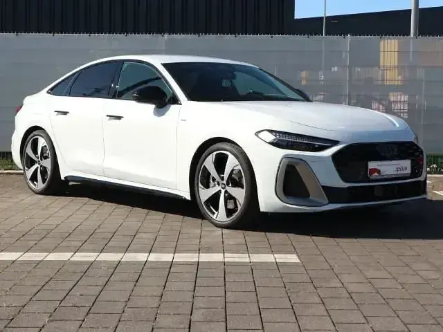 Gebraucht Audi A5 Edition .1 299 PS (219 kW) 2025 Gletscherweiß metallic Limousine