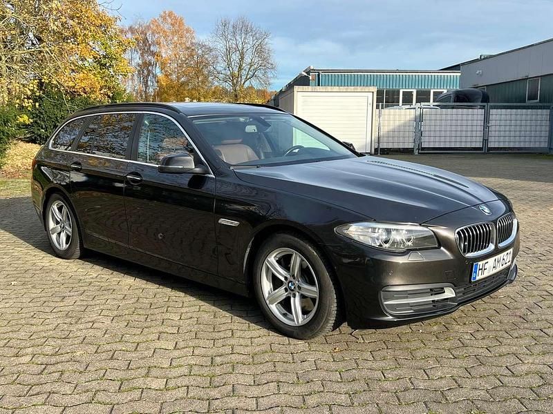Gebraucht BMW 530 258 PS (189 kW) 2016 Braun Kombi