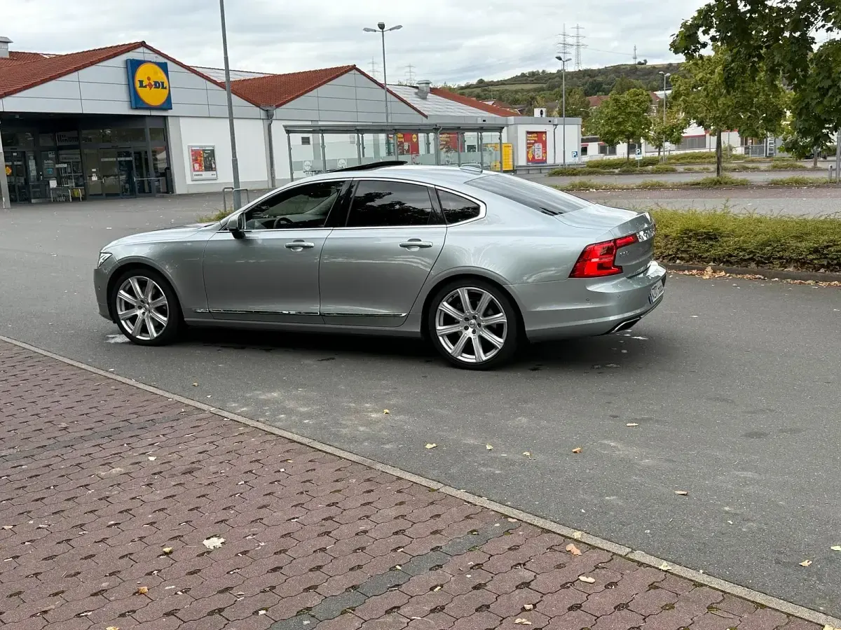 Second-hand Volvo S90 254 CP (186 kW) 2016 Argintiu Berlinǎ