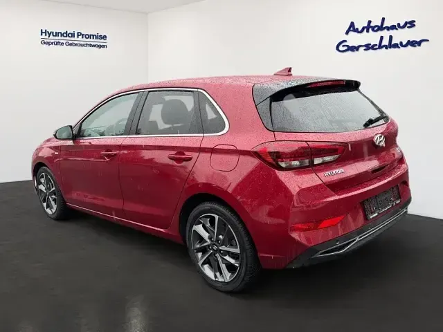 Gebraucht Hyundai i30 Prime 160 PS (117 kW) 2022 Rot Limousine