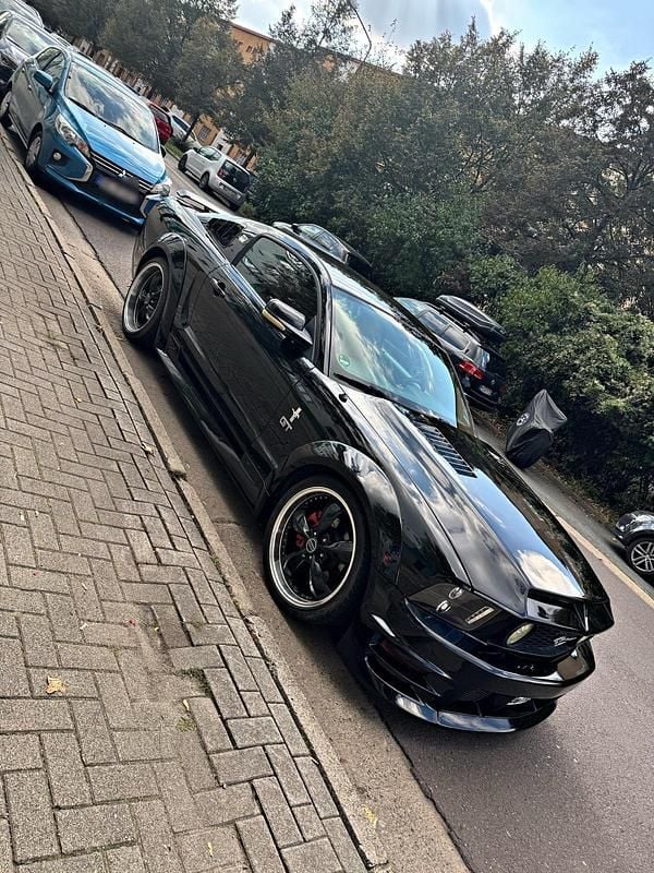 Gebraucht Ford Mustang GT 305 PS (224 kW) 2006 Schwarz Coupé