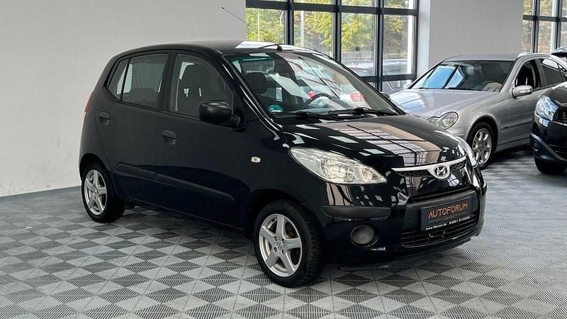 Schwarz Gebraucht 2010 Hyundai i10 Edition Kleinwagen | 4.999 € - Bild 1/4