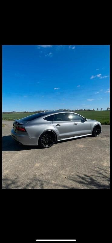 Grau Gebraucht 2015 Audi A7 Comfort Kleinwagen | 22.000 € (Guter Preis) - Bild 1/4